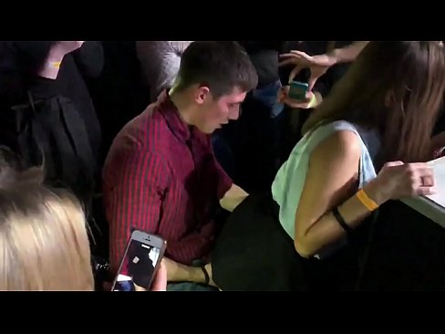 ❤️ Rus tungi klubida haqiqiy jinsiy aloqa. 18 yoshli rus qizi anus va qin ichida tungi klubda sikishdi Anal videoda bizda ❤